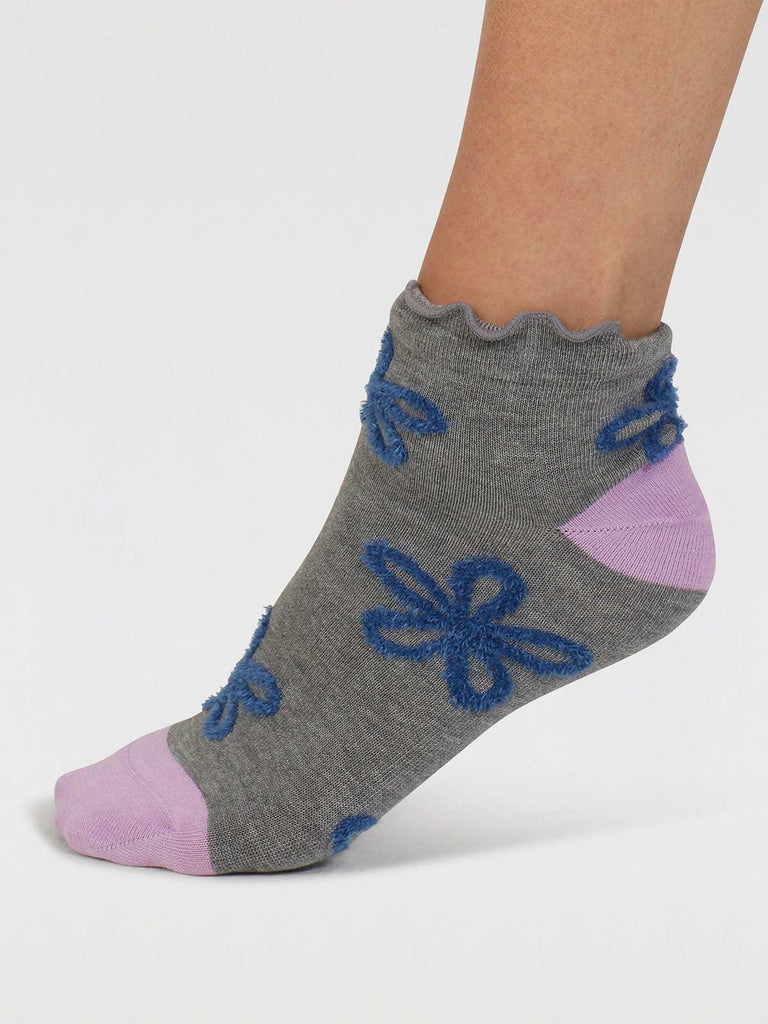 Daisee Textured Flower Bamboo Ankle Socks
