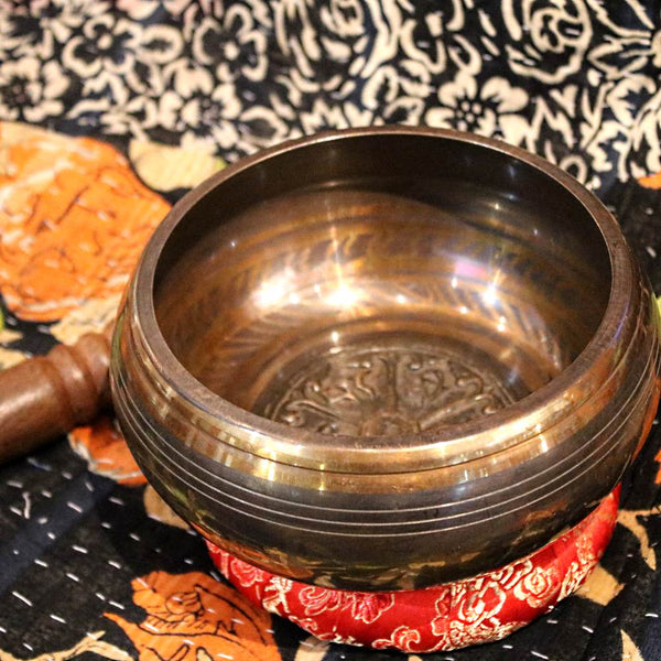 dharmachakra relief singing bowl from nepal
