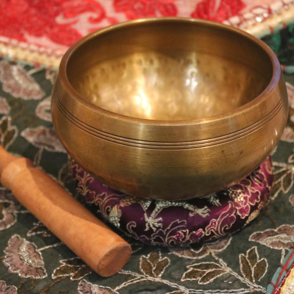 hammered effect singing prayer bowl from Nepal